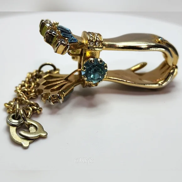 Vintage 1950 Bylle Co Clasped Hands Glove Holder Clip *Gold/Blue* EUC - Picture 14 of 17